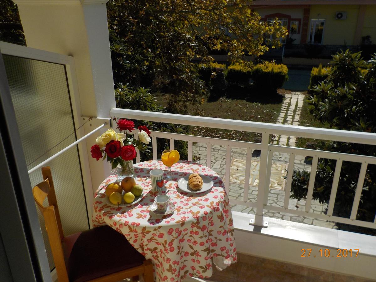 Estelle Hotel Gerakini Buitenkant foto